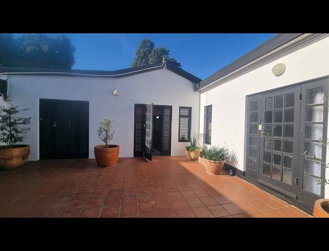 48M² SERVICED OFFICE TO LET IN CAPE TOWN CITY CENTRE